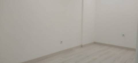 Loja transformada em habitação Vale de Milhaços