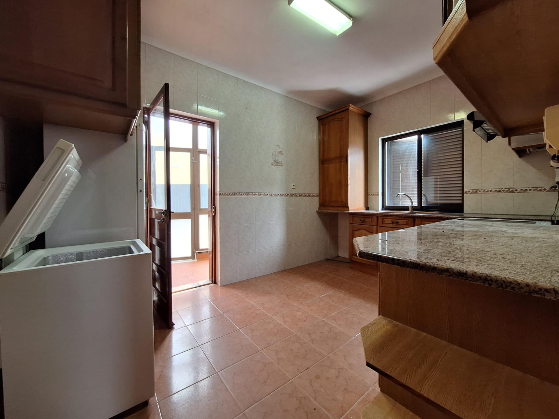 Andar de Moradia - R/C | Amora para Arrendamento