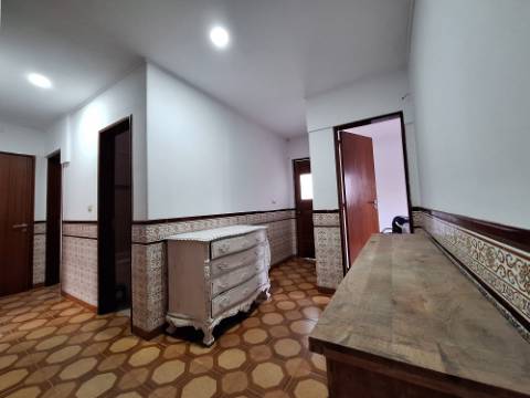 Andar de Moradia - R/C | Amora para Arrendamento