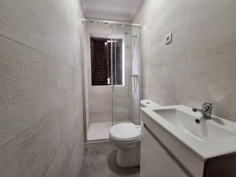 Andar de Moradia - R/C | Amora para Arrendamento