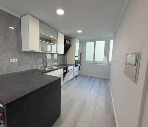 Apartamento T2 remodelado Benfica - Lisboa