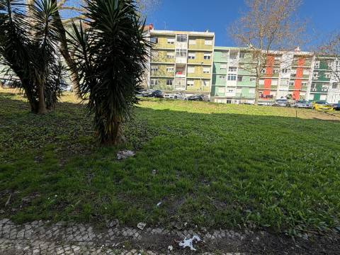 Apartamento T2 remodelado Benfica - Lisboa