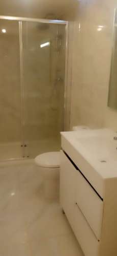 Loja com 2 pisos transformada em habitação - Laranjeiro