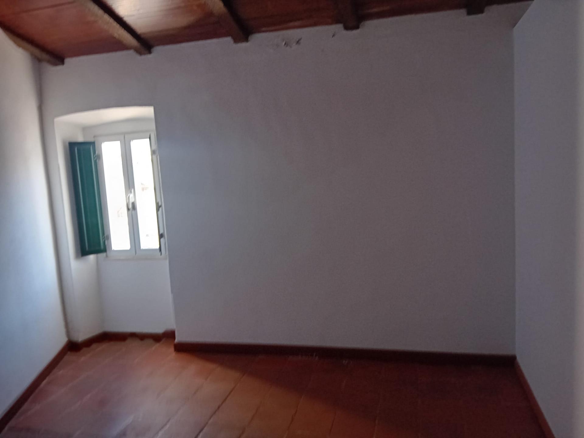 Moradia em banda R/C e primeiro andar