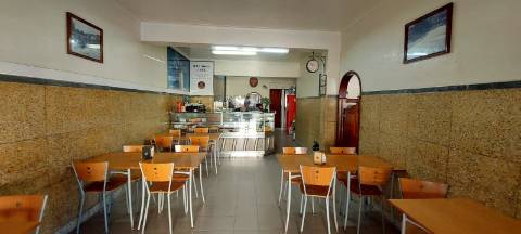 Café/Restaurante com História em Cavadas