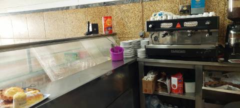 Café/Restaurante com História em Cavadas
