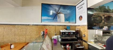 Café/Restaurante com História em Cavadas