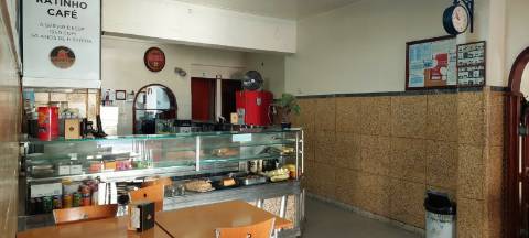 Café/Restaurante com História em Cavadas