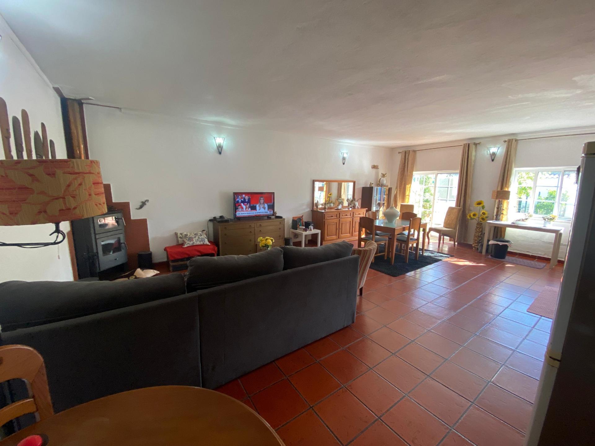 Terreno com duas moradias - Fernão Ferro | 380m²