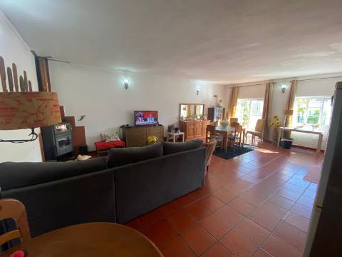 Terreno com duas moradias - Fernão Ferro | 380m²