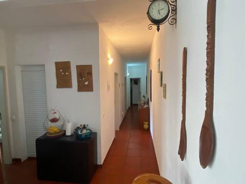Terreno com duas moradias - Fernão Ferro | 380m²