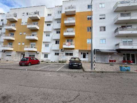 Apartamento T3 com Suíte, Varanda, Garagem e Arrecadação | Cruz de Pau - Amora