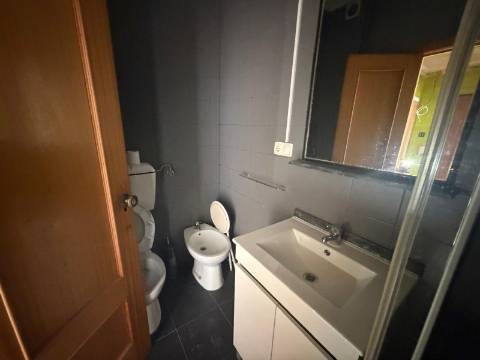 Apartamento T3 + 1 para recuperação | Quinta Manuel André -Seixal