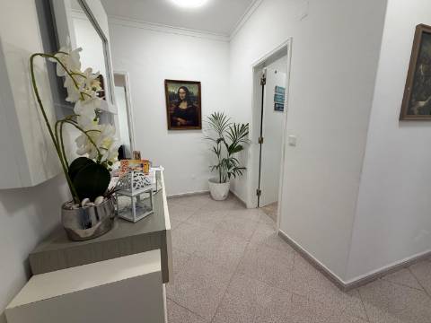T2 com Excelente Localização no Fogueteiro - Seixal