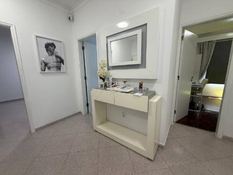 T2 com Excelente Localização no Fogueteiro - Seixal