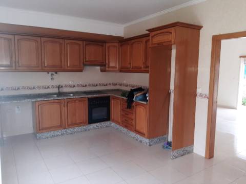 Moradia com 3 quartos em Vialonga