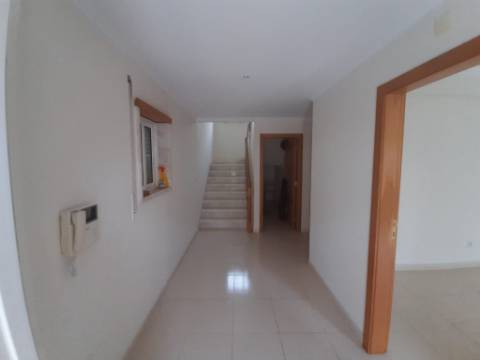 Moradia com 3 quartos em Vialonga