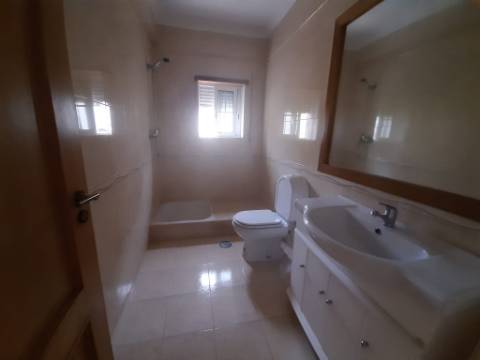 Moradia com 3 quartos em Vialonga