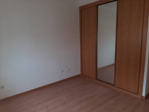 Moradia com 3 quartos em Vialonga