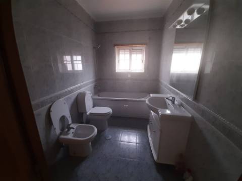 Moradia com 3 quartos em Vialonga