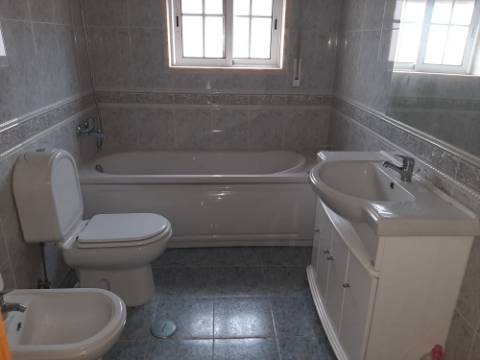 Moradia com 3 quartos em Vialonga