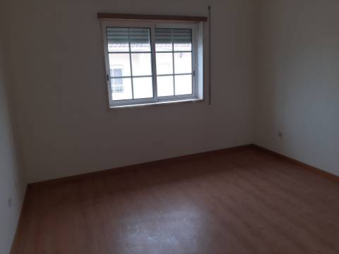 Moradia com 3 quartos em Vialonga