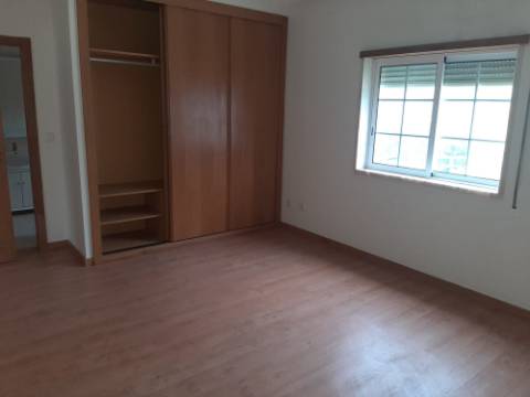 Moradia com 3 quartos em Vialonga