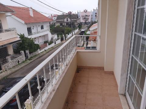 Moradia com 3 quartos em Vialonga