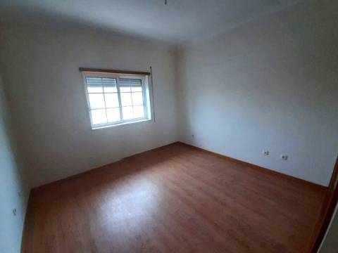 Moradia com 3 quartos em Vialonga