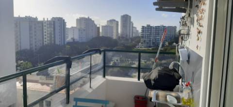 Apartamento T1 com vista de mar a 2 minutos da praia a pé
