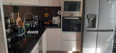 Apartamento T1 com vista de mar a 2 minutos da praia a pé
