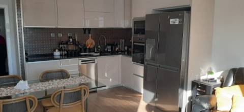 Apartamento T1 com vista de mar a 2 minutos da praia a pé
