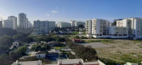 Apartamento T1 com vista de mar a 2 minutos da praia a pé
