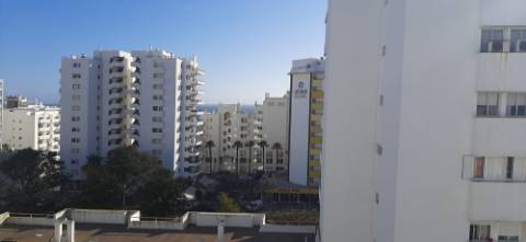 Apartamento T1 com vista de mar a 2 minutos da praia a pé
