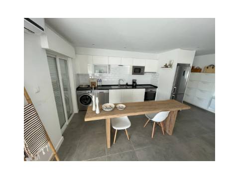 Apartamento T2 na 1º linha, em Quarteira