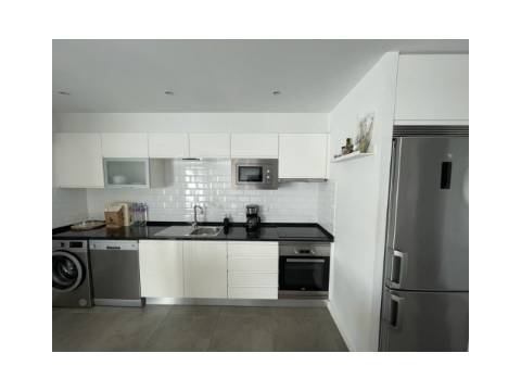 Apartamento T2 na 1º linha, em Quarteira