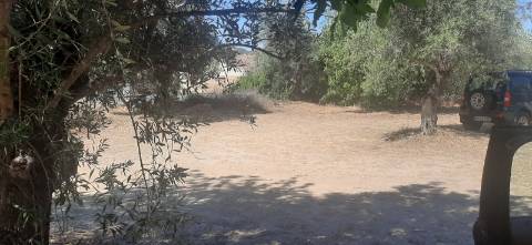 Terreno para construção 800m, pode ser 2 geminadas e 2 moradias individuais