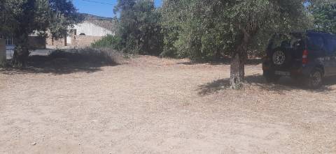 Terreno para construção 800m, pode ser 2 geminadas e 2 moradias individuais