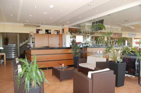 Paradisiaco hotel rural em Sáo Brás de Alportel, localizado no topo de uma colina com vista mar