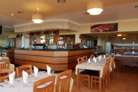 Paradisiaco hotel rural em Sáo Brás de Alportel, localizado no topo de uma colina com vista mar