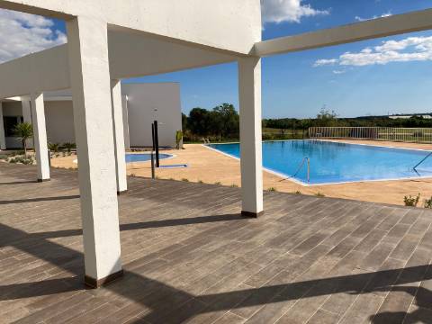 T2 em condomínio com piscina em vilamoura