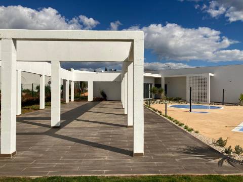 T2 em condomínio com piscina em vilamoura