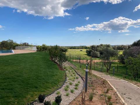 T2 em condomínio com piscina em vilamoura