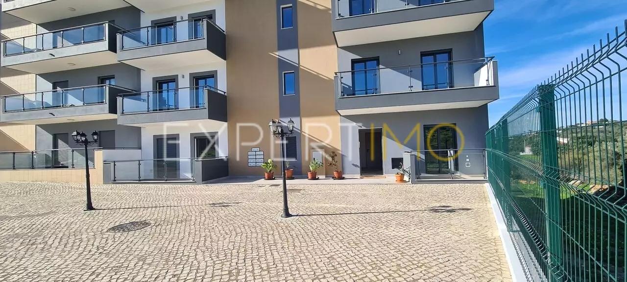 Apartamento novo - 2 quartos, grande terraço - zona calma de Loulé