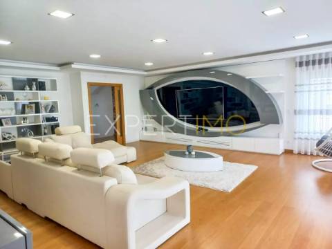 Moradia Imponente, T5 à venda em Seia na Serra da Estrela