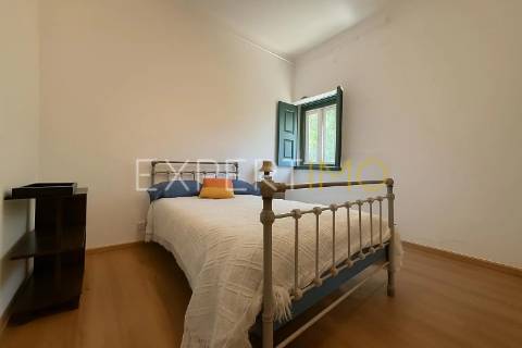 Quinta com Potencial Urbanístico- Projeto para 13 Moradias Carregado