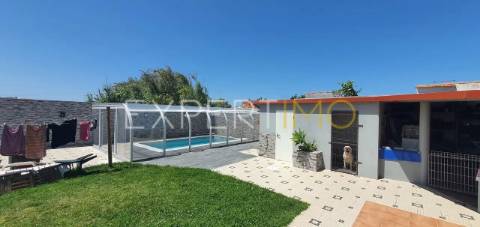 Moradia Isolada T5 com piscina