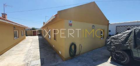 Moradia Isolada T5 com piscina