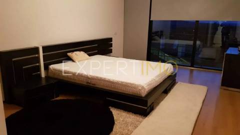 Apartamento T2 em Vila Nova Tazem