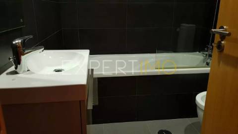 Apartamento T2 em Vila Nova Tazem